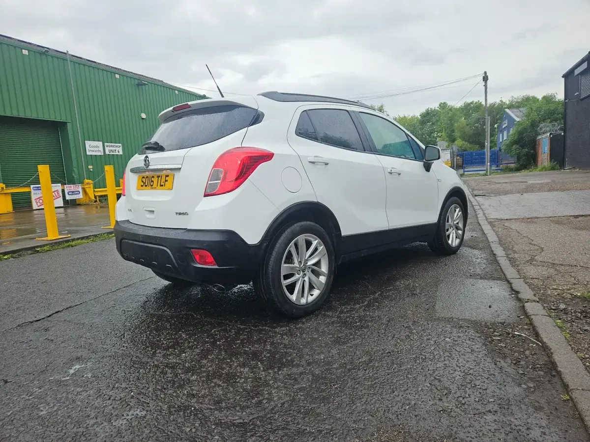 Used Vauxhall Mokka 140 HP (102 kW) 2016 White SUV