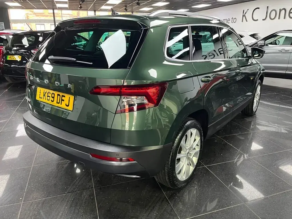 Używany Skoda Karoq SE L 150 KM (110 kW) 2019 Zielony SUV