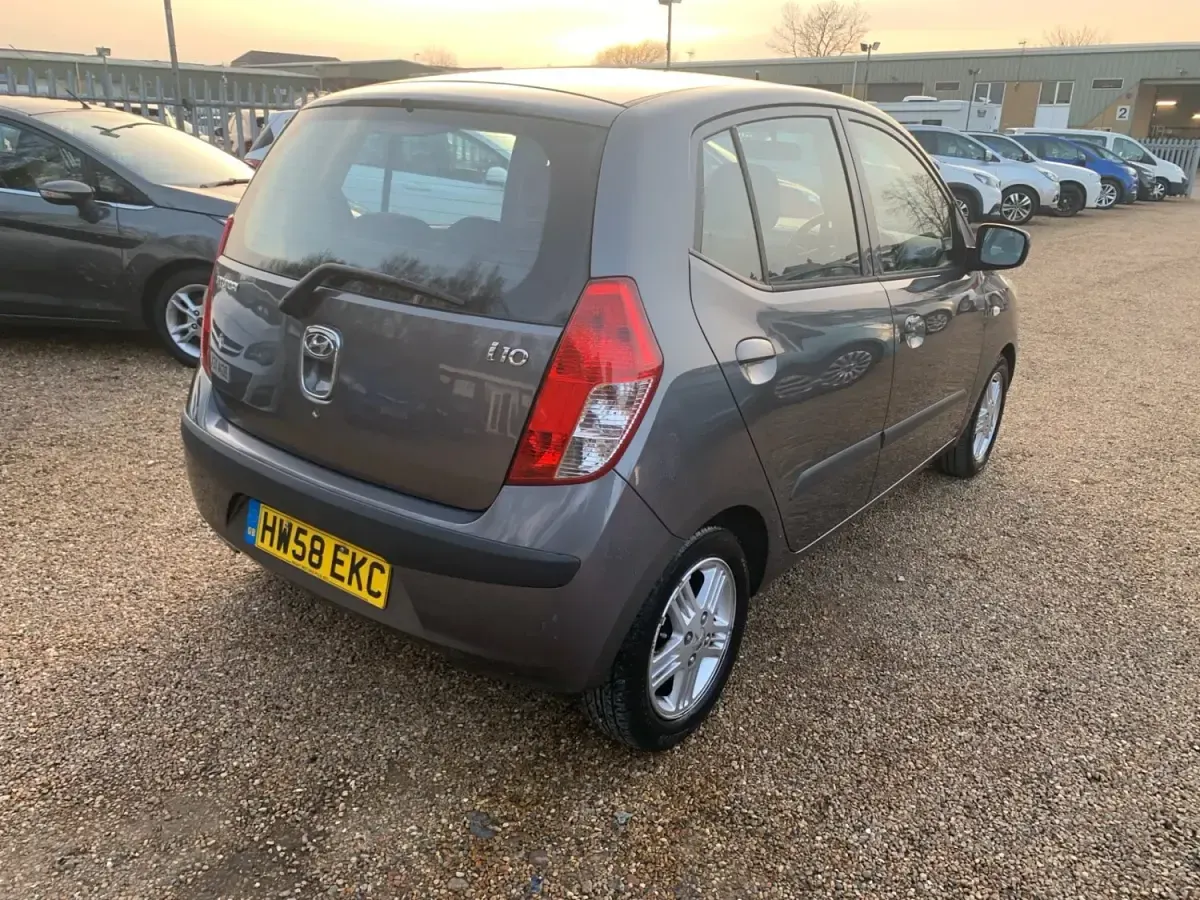 Usado Hyundai i10 Comfort 2008 Cinzento Citadino