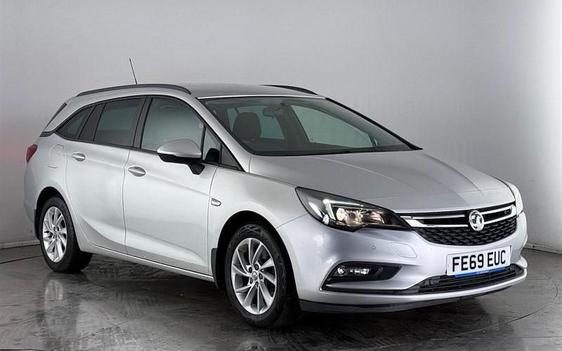 Used Vauxhall Astra Design Edition 136 HP (100 kW) 2019 Silver Estate