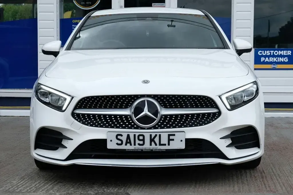 Used Mercedes A200 AMG Line Premium 161 HP (118 kW) 2019 White Sedan