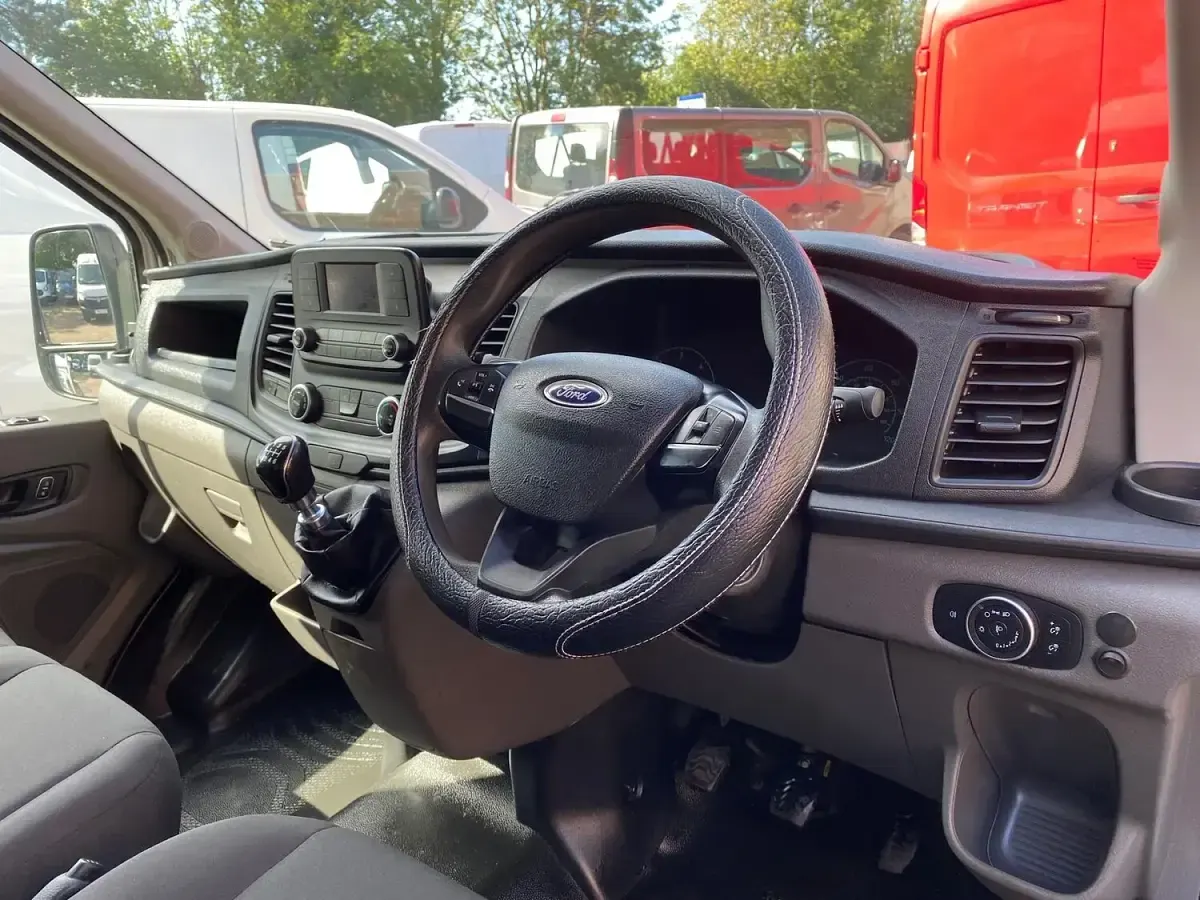 Used Ford Transit 130 HP (95 kW) 2021 White Van