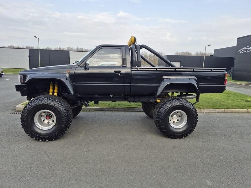 Used Toyota HiLux 1985 Black Pickup