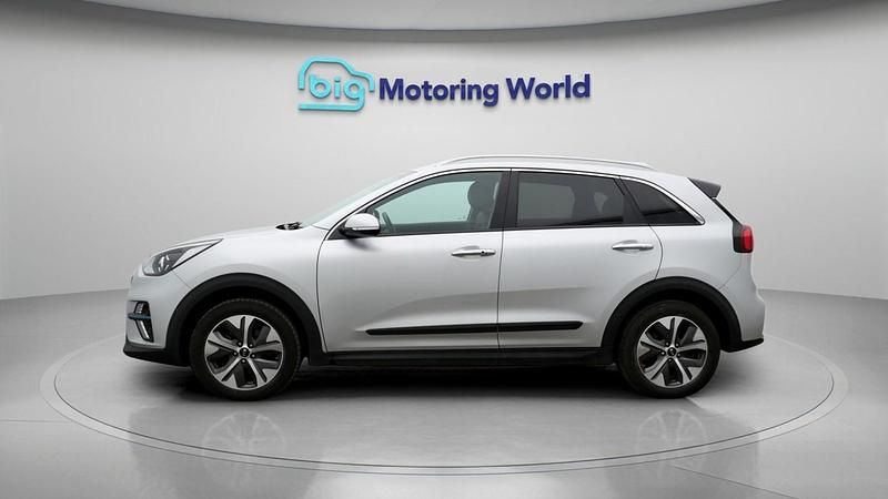 Used Kia e-Niro 147 kW (201 HP) 2021 Silver SUV