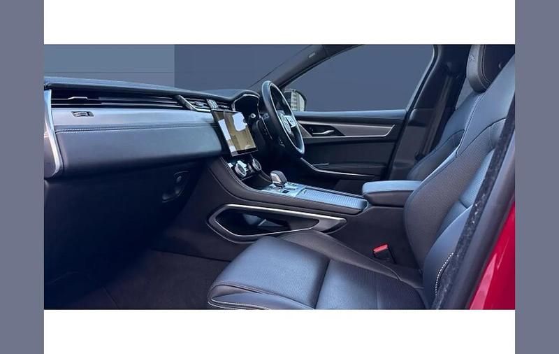 Second-hand Jaguar F-Pace R-Dynamic 204 CP (150 kW) 2023 Roșu SUV