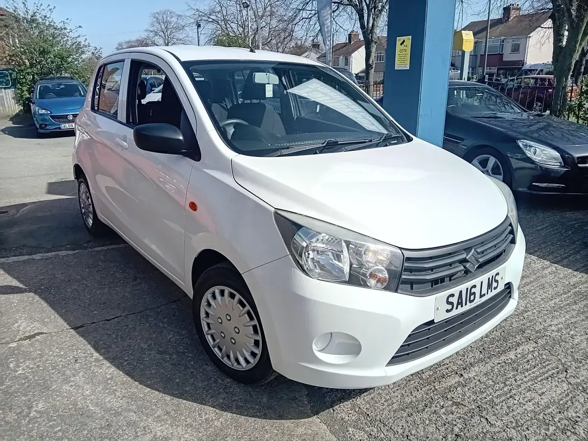 Used Suzuki Celerio 68 HP (50 kW) 2016 White Hatchback