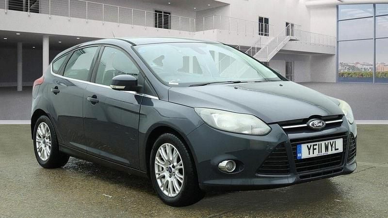 Used Ford Focus Titanium 150 HP (110 kW) 2011 Grey Hatchback
