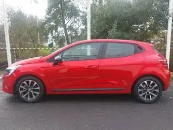 Used Renault Clio V Evolution 145 HP (106 kW) 2022 Red Hatchback