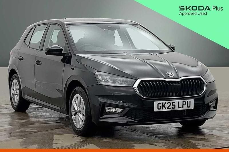 Used Skoda Fabia SE 70 HP (51 kW) 2025 Black magic pearl effect Hatchback