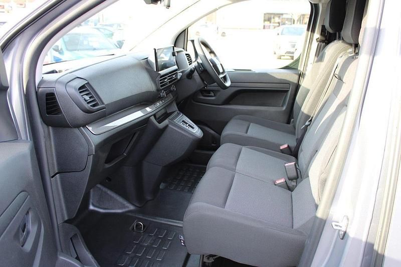 New Peugeot e-Expert 98 kW (134 HP) 2025 Grey Van