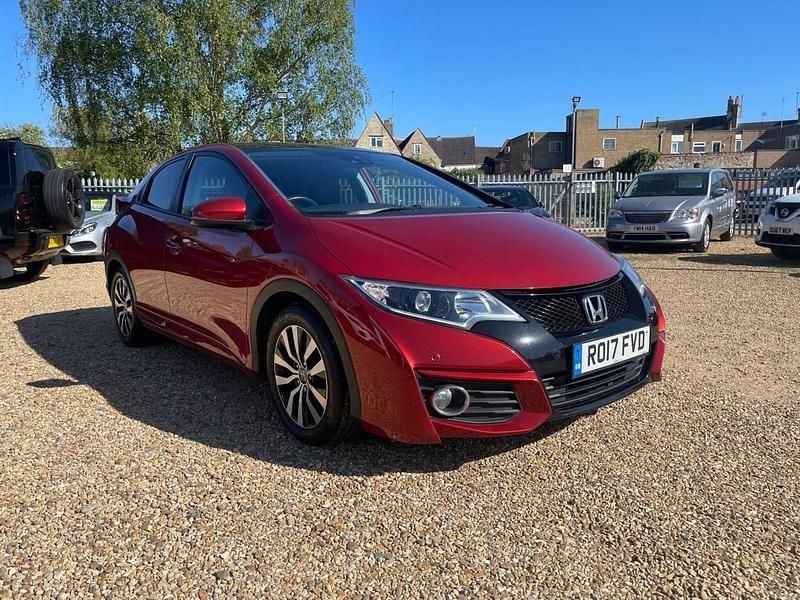 Begagnad Honda Civic SR 120 HK (88 kW) 2017 Röd Halvkombi