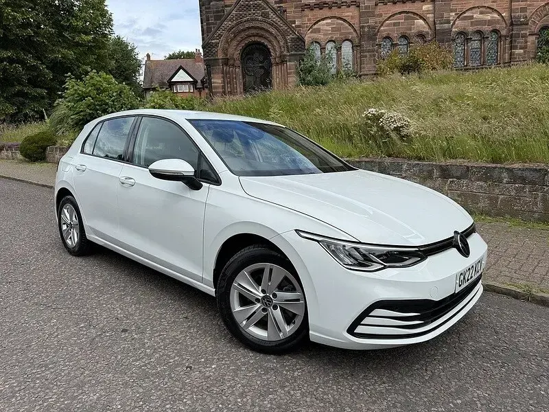 Used VW Golf VIII Life 110 HP (80 kW) 2022 White Hatchback