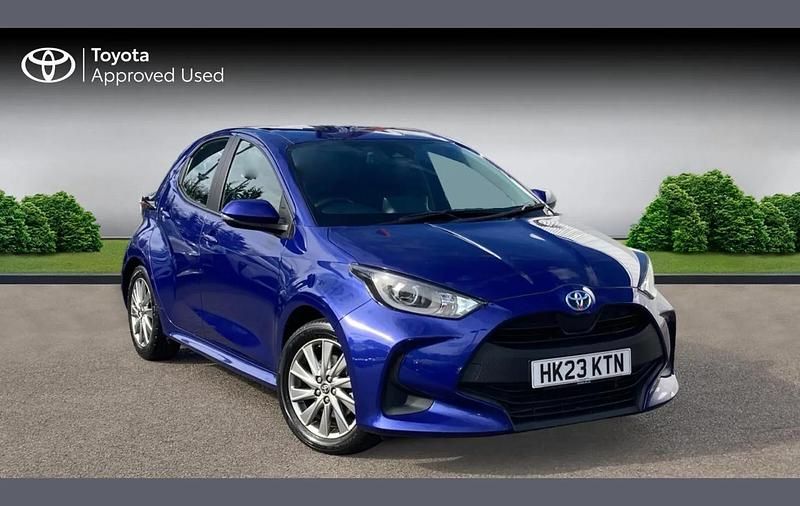 Used Toyota Yaris Hybrid 113 HP (83 kW) 2023 Blue Hatchback