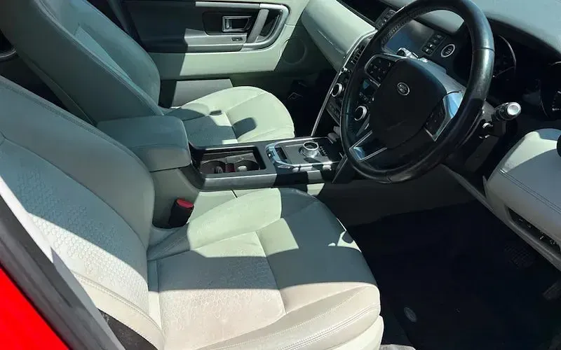 Used Land Rover Discovery 5 SE 179 HP (131 kW) 2019 SUV