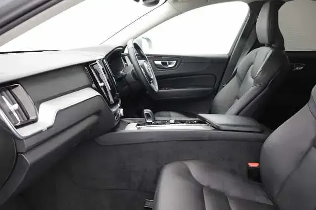 Used Volvo XC60 Core 247 HP (181 kW) 2024 SUV