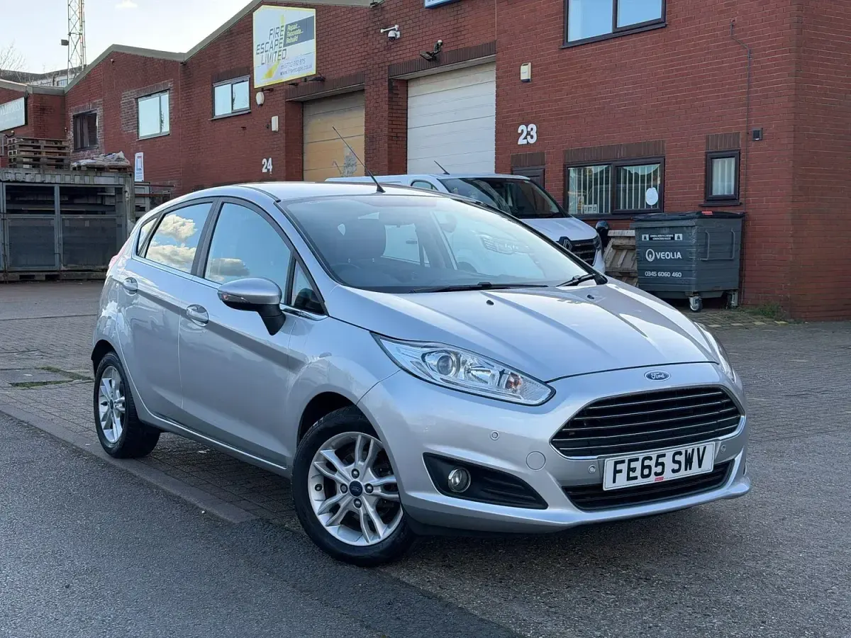 Used Ford Fiesta Zetec 98 HP (72 kW) 2016 Silver Hatchback