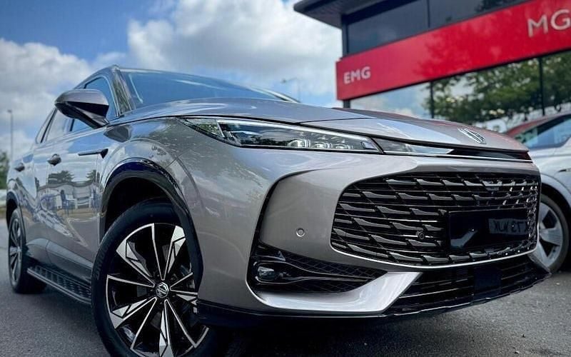 New 2025 MG HS Trophy SUV | £27,345 (Fair price) - Image 1/4