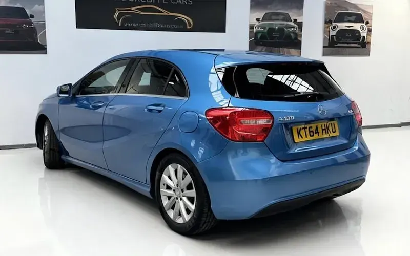 Używany Mercedes A180 SE 109 KM (80 kW) 2015 Niebieski Hatchback