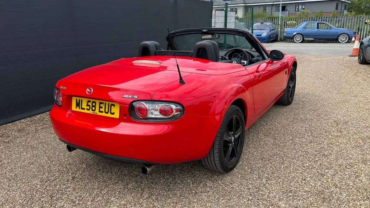 Used Mazda MX5 126 HP (92 kW) 2008 Red Cabriolet