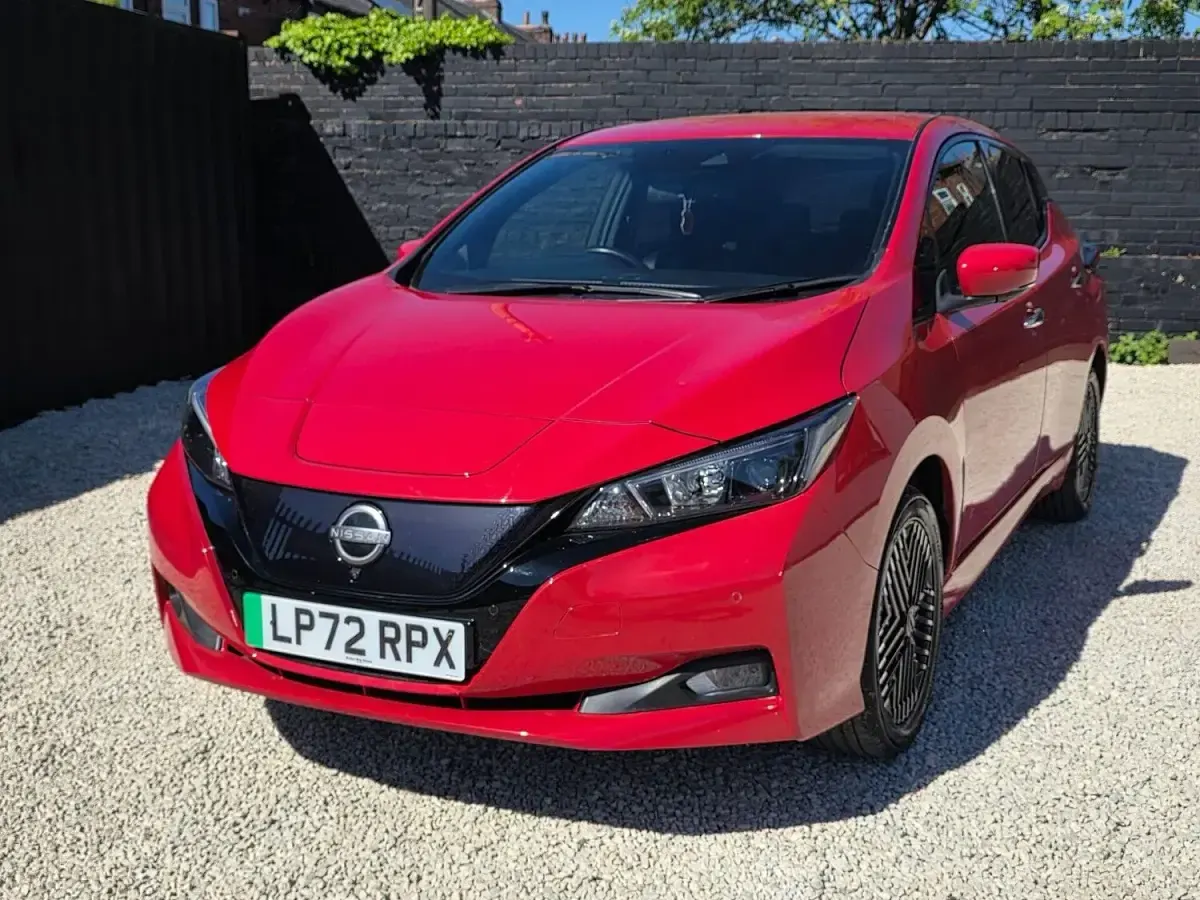 Used Nissan Leaf N-Connecta 160 kW (218 HP) 2022 Red Hatchback