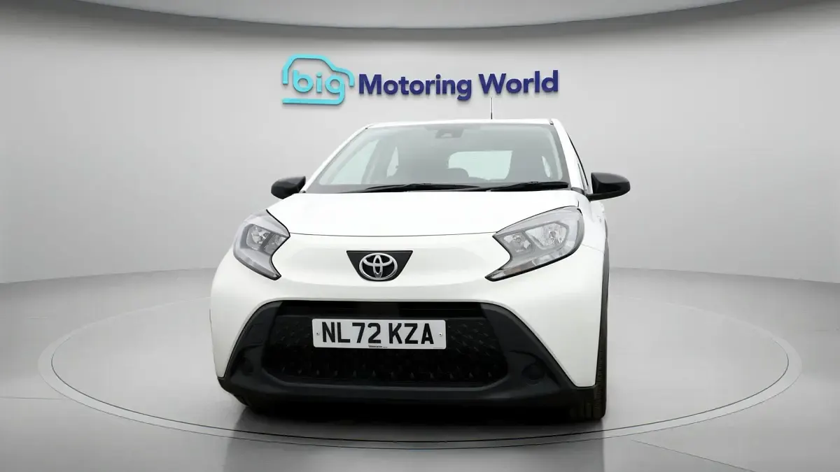 Usado Toyota Aygo X PURE 71 HP (52 kW) 2022 Branco SUV