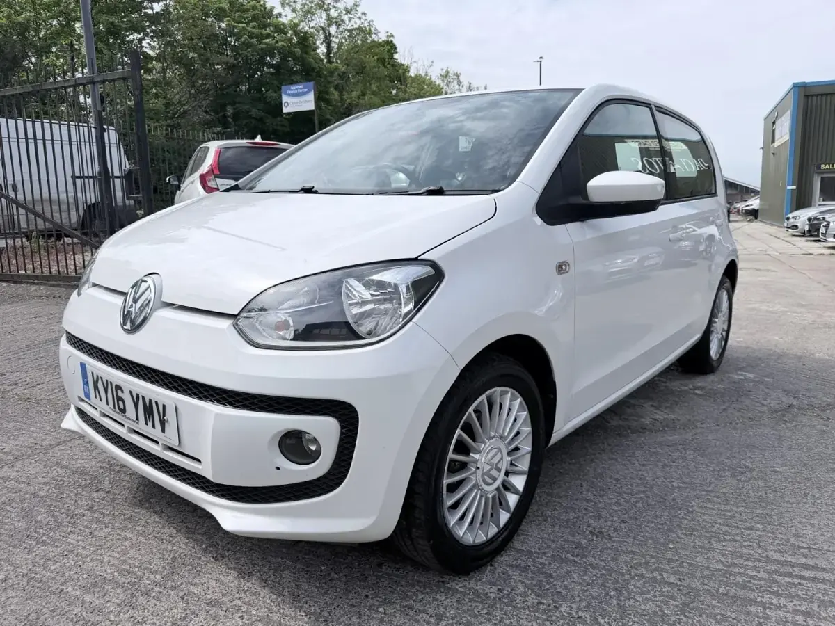 Begagnad VW up! high up! 2016 Vit Halvkombi