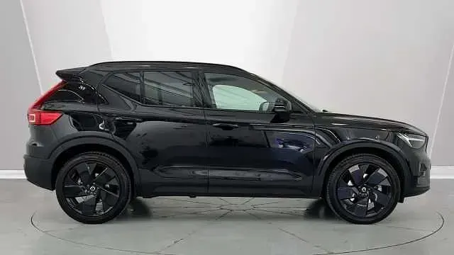 Used Volvo XC40 Plus 161 HP (118 kW) 2026 Black SUV