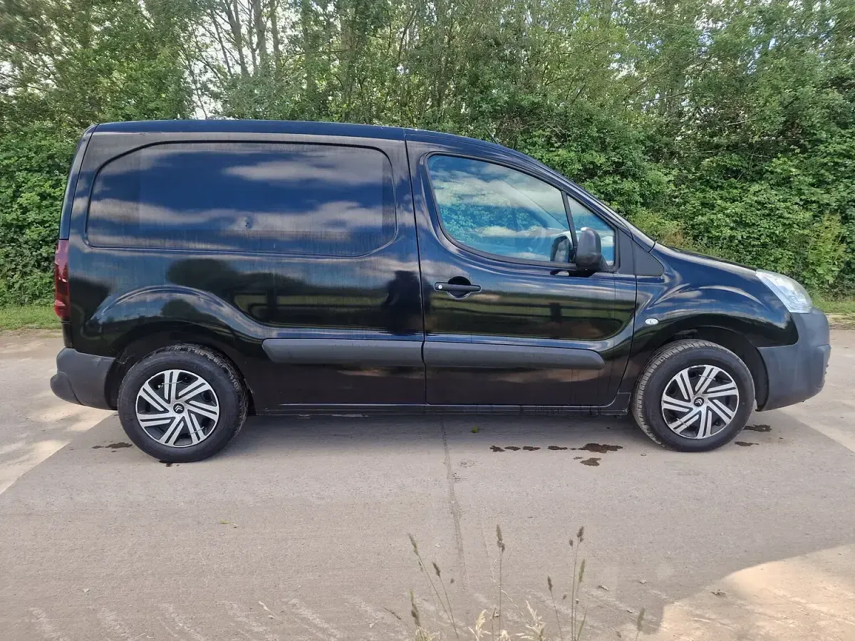 Used Citroën Berlingo 74 HP (54 kW) 2016 Black MPV