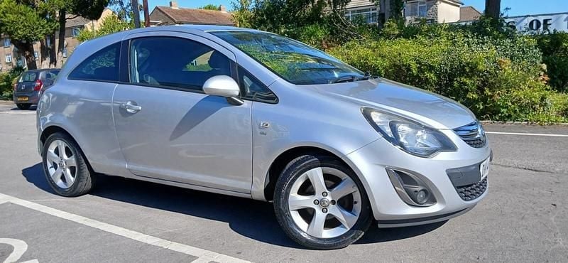 Second-hand Vauxhall Corsa 2014 Argintiu Hatchback