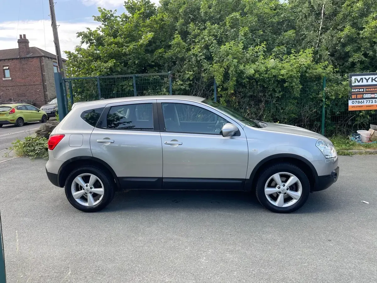 Used Nissan Qashqai Acenta 114 HP (83 kW) 2009 Silver SUV