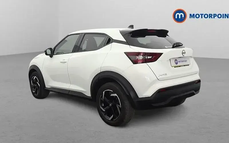 Used Nissan Juke N-Connecta 114 HP (83 kW) 2023 White SUV