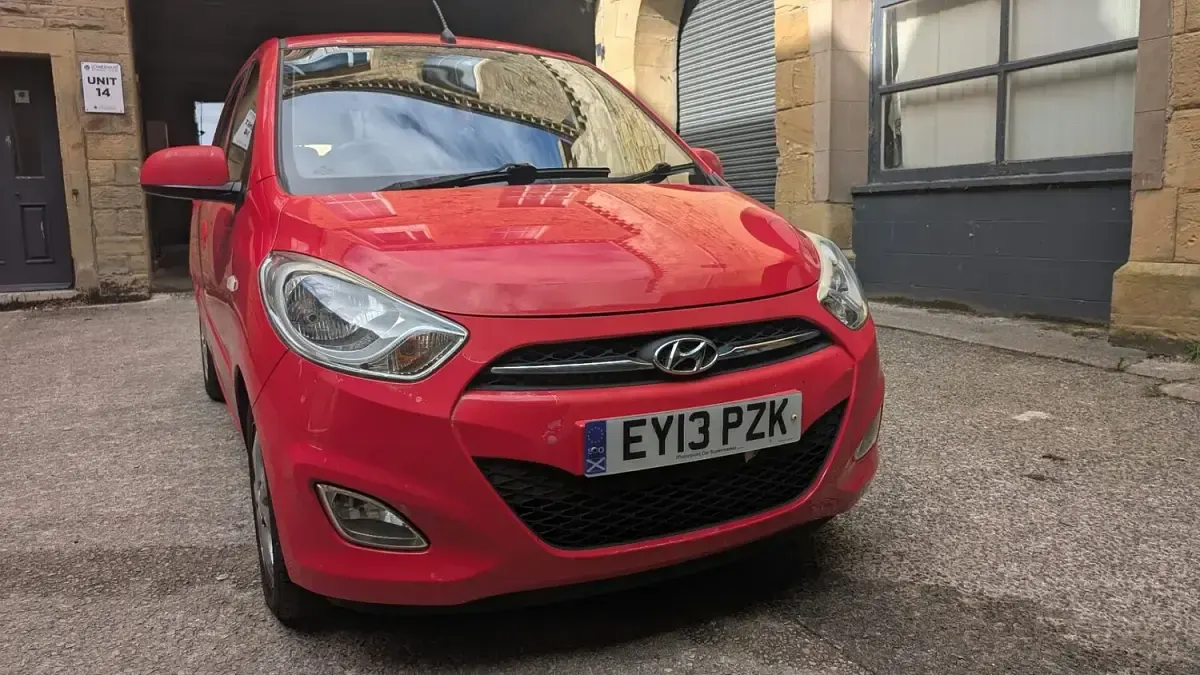 Used Hyundai i10 Active 85 HP (62 kW) 2013 Red Hatchback