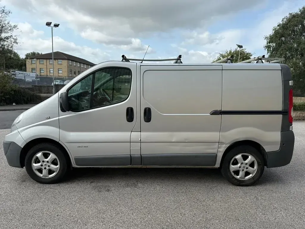 Used Renault Trafic 115 HP (84 kW) 2014 Silver MPV