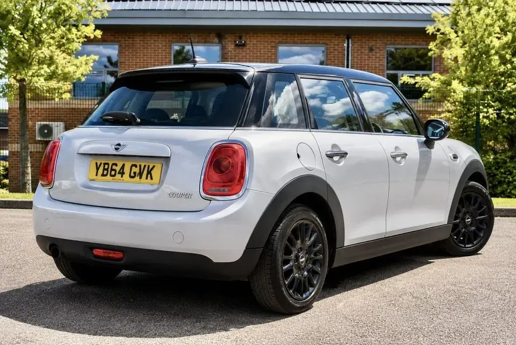 Used Mini Cooper Hatch 136 HP (100 kW) 2014 Silver Hatchback