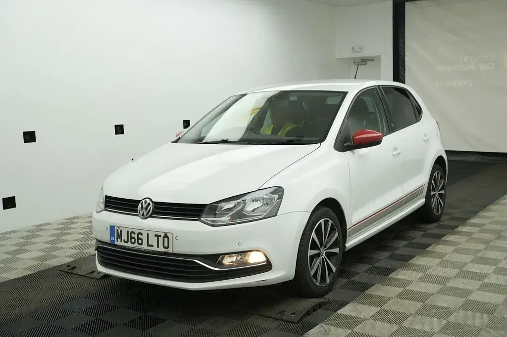 Used VW Polo Beats 75 HP (55 kW) 2016 White Hatchback