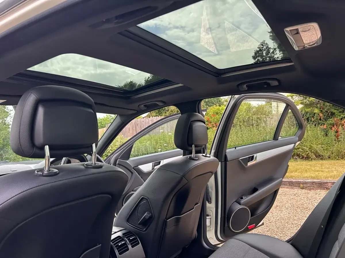 Used Mercedes C200 2010 White Sedan