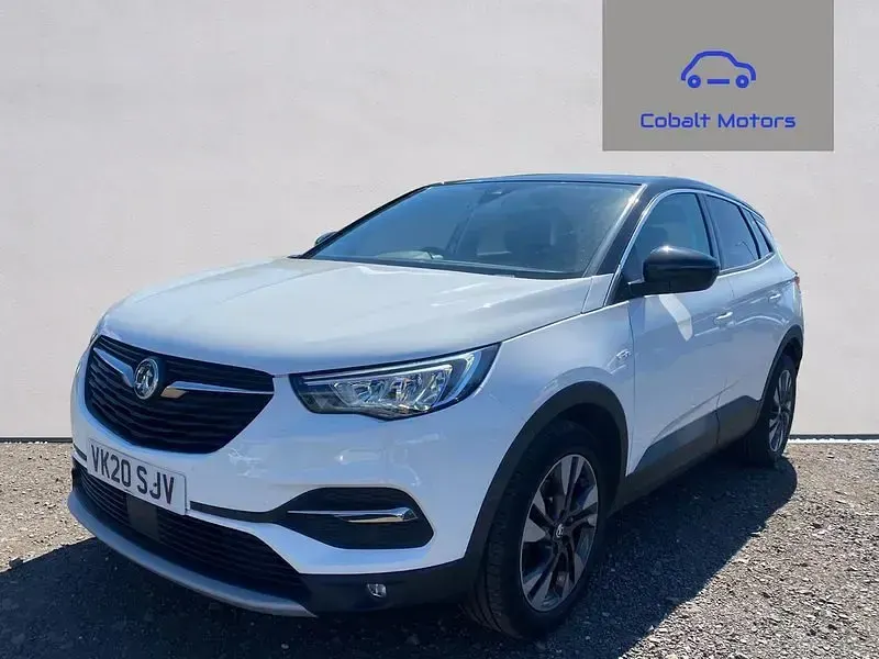 Used Vauxhall Grandland X SRi 130 HP (95 kW) 2020 White SUV
