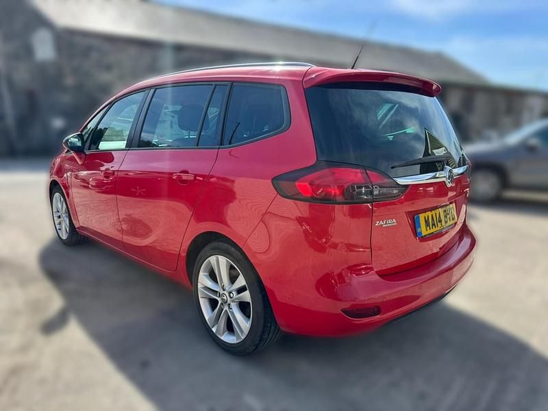 Used Vauxhall Zafira SRi 170 HP (125 kW) 2014 Red MPV