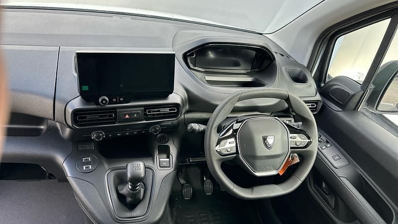 New Peugeot Partner 131 HP (96 kW) 2026 White MPV