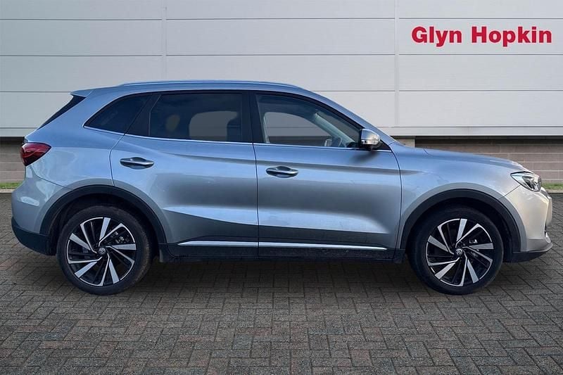 Used MG ZS Trophy 196 HP (144 kW) 2025 Silver Hatchback