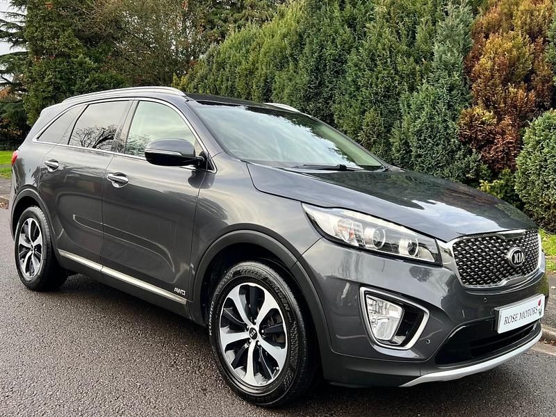 Grey Used 2017 Kia Sorento SUV | £10,995 (Fair price) - Image 1/4