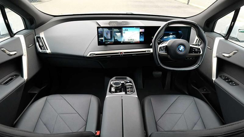 Used BMW iX M Sport 236 kW (322 HP) 2022 White SUV