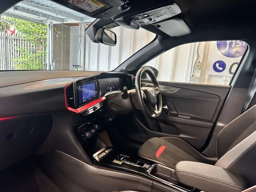Used Vauxhall Mokka SRi 100 kW (136 HP) 2021 White SUV