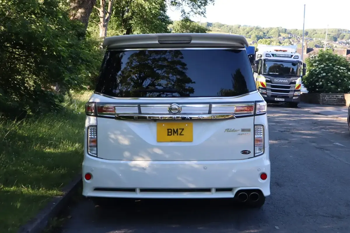 Used Nissan Elgrand Performance 300 HP (220 kW) 2015 White MPV