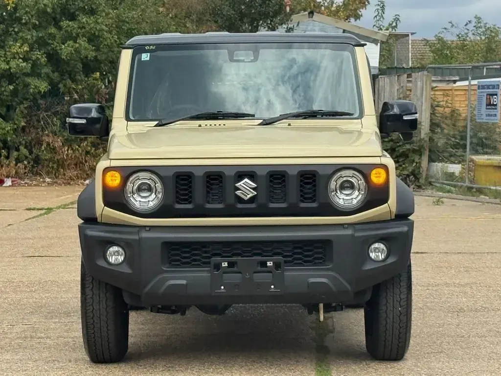 Nuevo Suzuki Jimny 101 CV (74 kW) 2026 Beige SUV