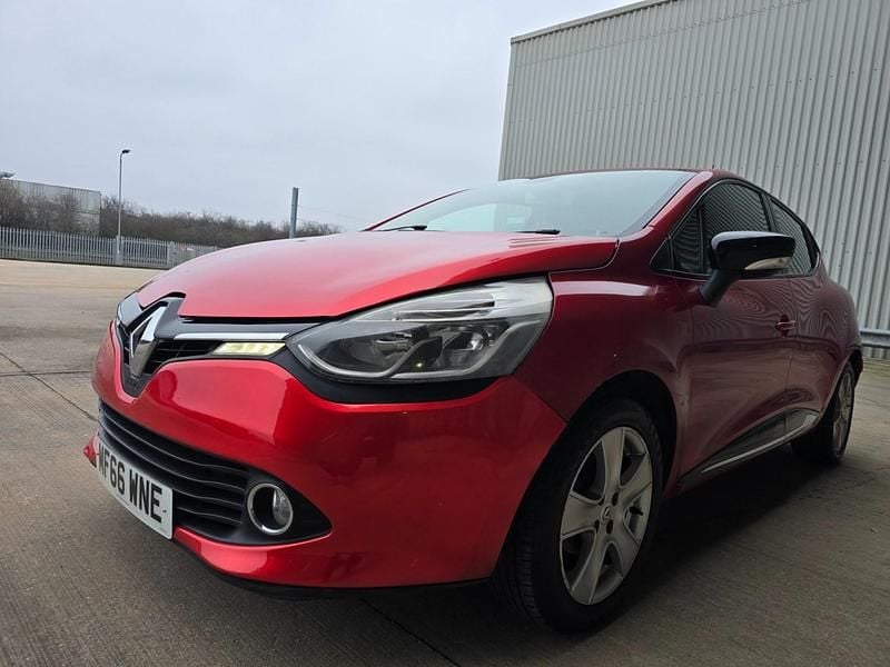 Used Renault Clio IV Dynamique 2016 Red Hatchback