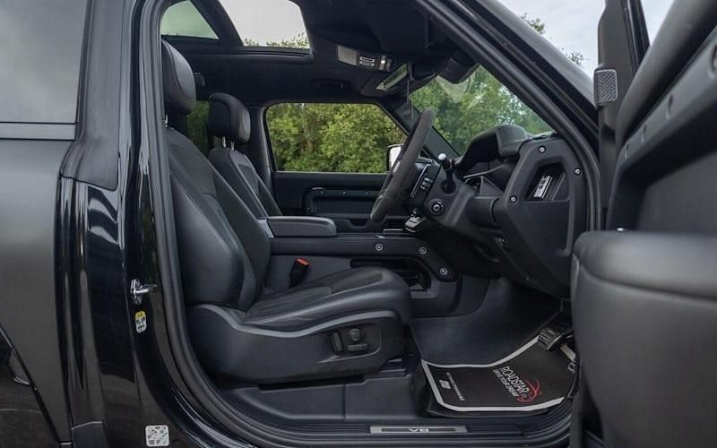 Used Land Rover Defender 525 HP (386 kW) 2024 SUV