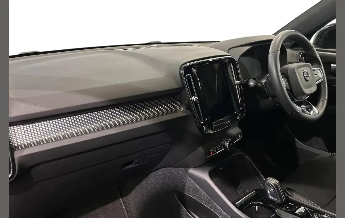 Used Volvo XC40 R-Design 161 HP (118 kW) 2022 Silver SUV