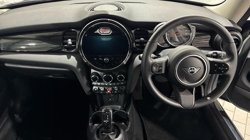 Used Mini Cooper Classic 134 HP (98 kW) 2022 Grey Hatchback