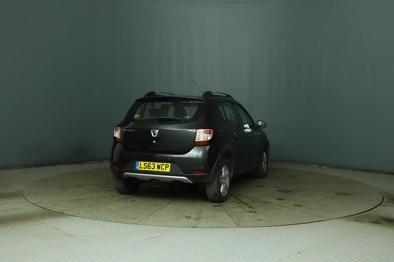 Image 3/4